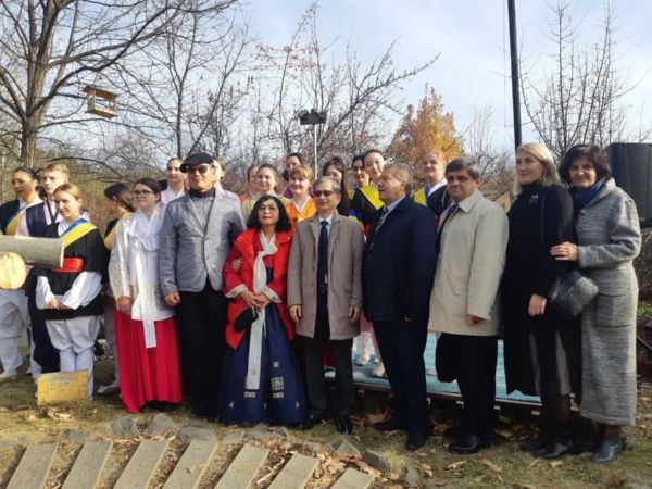 В Ботаническом саду ИГУ прошло празднование Дня корейской письменности